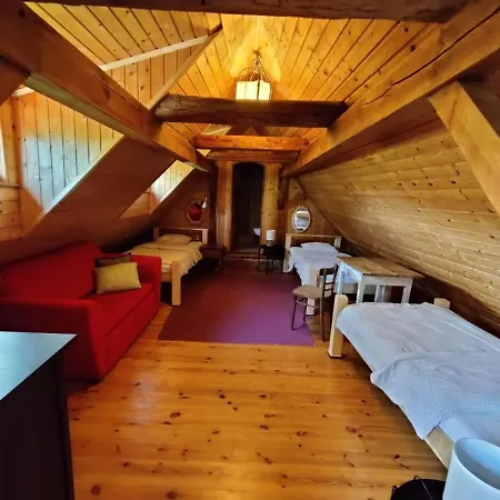 Krumlov House 招待所 3*